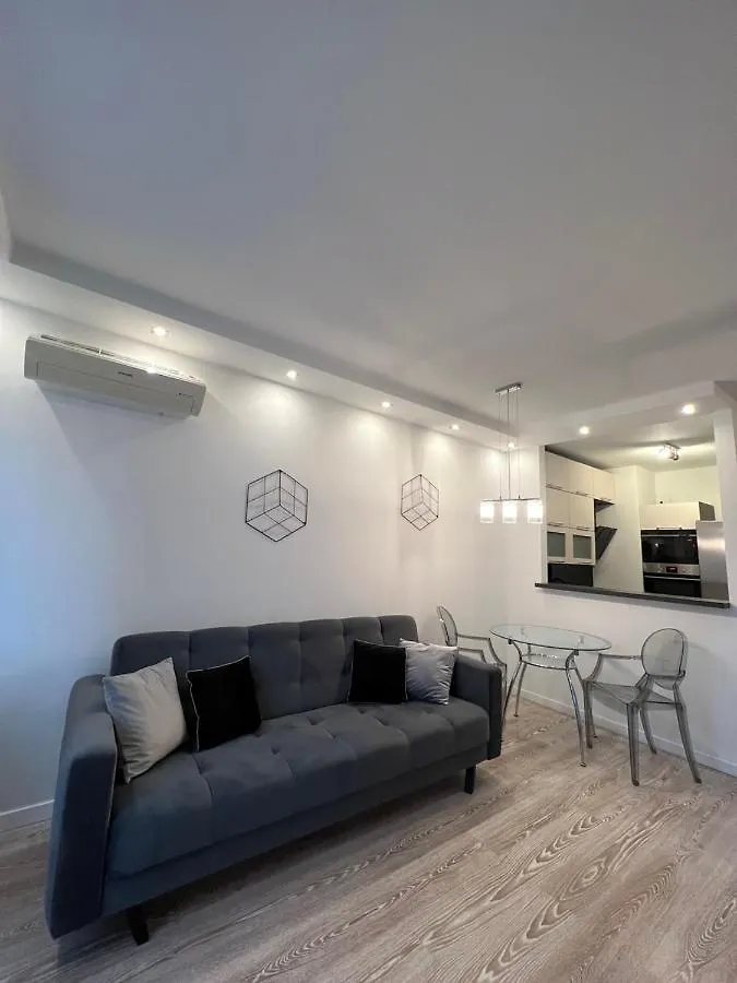 Wola Apartments 바르샤바